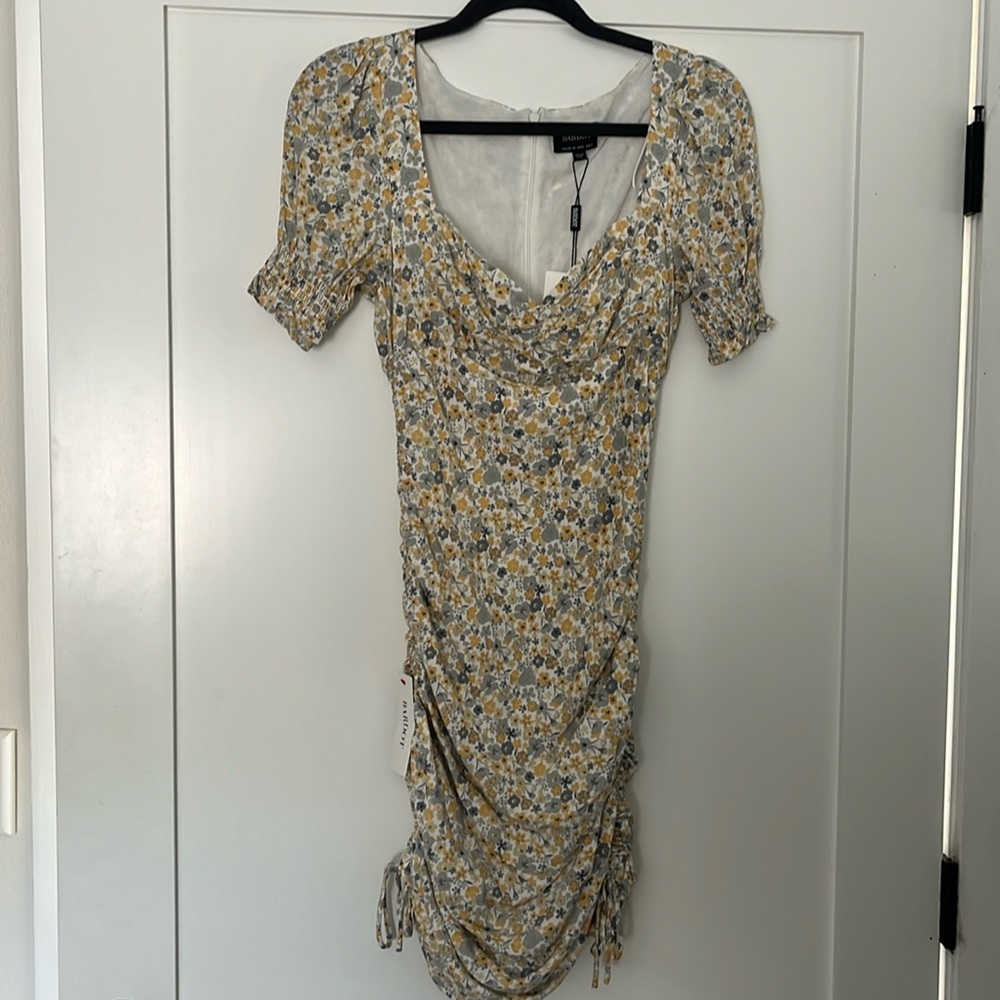 Bardot | NWT Fully Lined, Fitted Floral Dress in Women’s Size 6